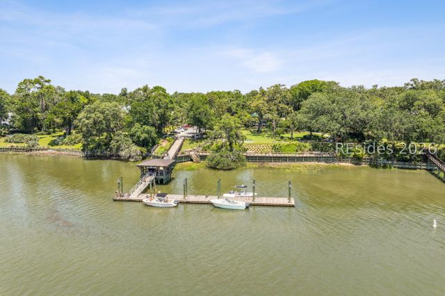 2 Pope Ln, Bluffton, SC 29910