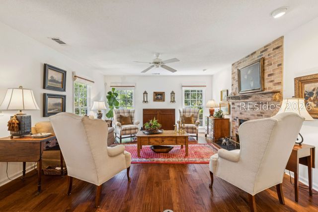 2 Pope Ln, Bluffton, SC 29910