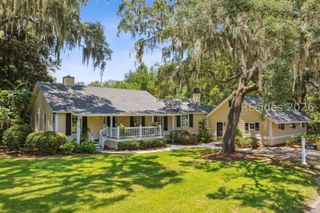 2 Pope Ln, Bluffton, SC 29910