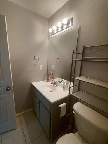 660 Barnett Shoals Road 220, Athens, GA 30605