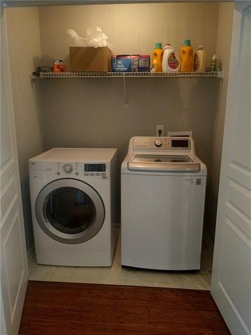 660 Barnett Shoals Road 220, Athens, GA 30605