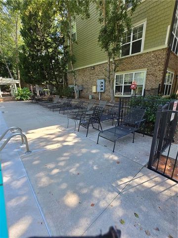 660 Barnett Shoals Road 220, Athens, GA 30605