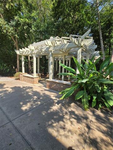 660 Barnett Shoals Road 220, Athens, GA 30605