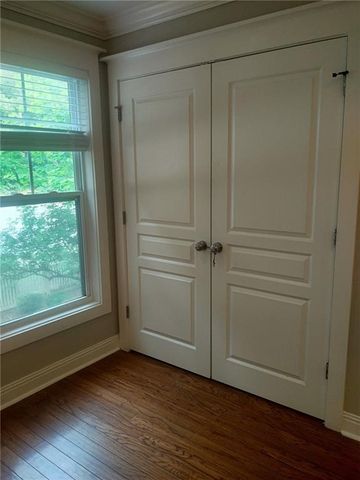 660 Barnett Shoals Road 220, Athens, GA 30605
