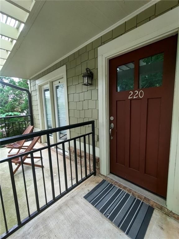 660 Barnett Shoals Road 220, Athens, GA 30605