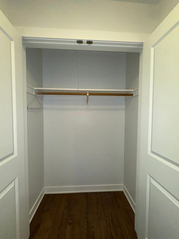 4612 Forest Avenue 8, Brookfield, IL 60513