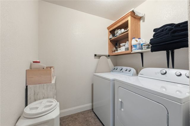 677 Olivia Lane, Centerton, AR 72719