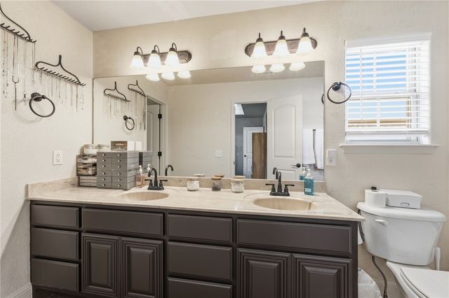 677 Olivia Lane, Centerton, AR 72719