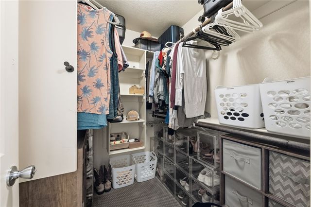 677 Olivia Lane, Centerton, AR 72719