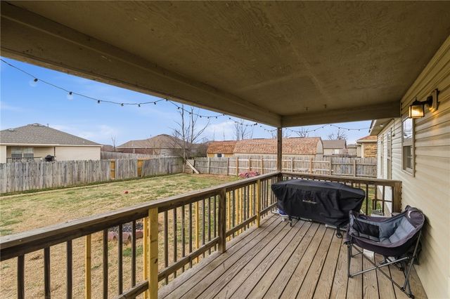 677 Olivia Lane, Centerton, AR 72719