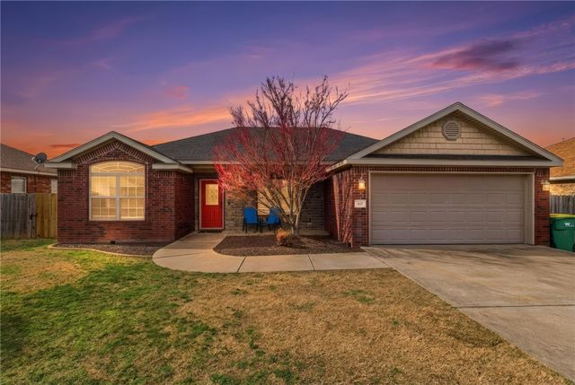 677 Olivia Lane, Centerton, AR 72719