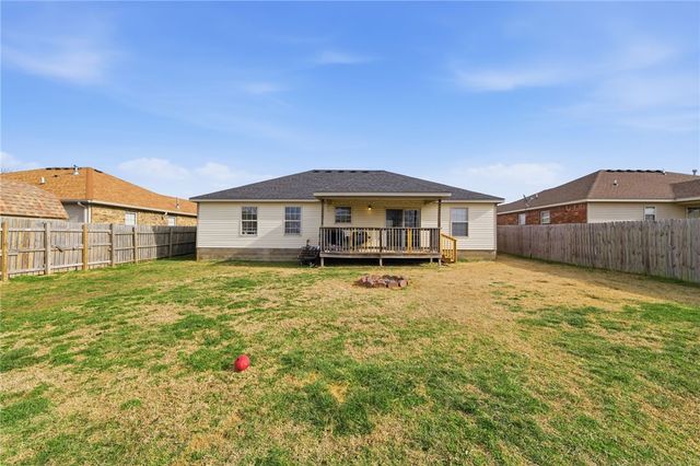 677 Olivia Lane, Centerton, AR 72719