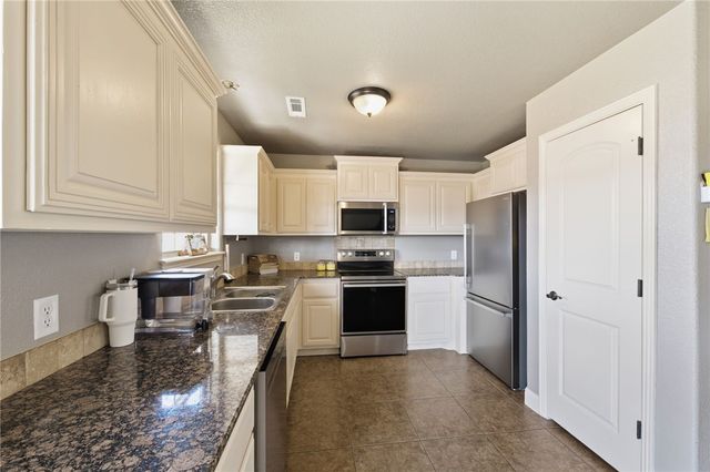 677 Olivia Lane, Centerton, AR 72719