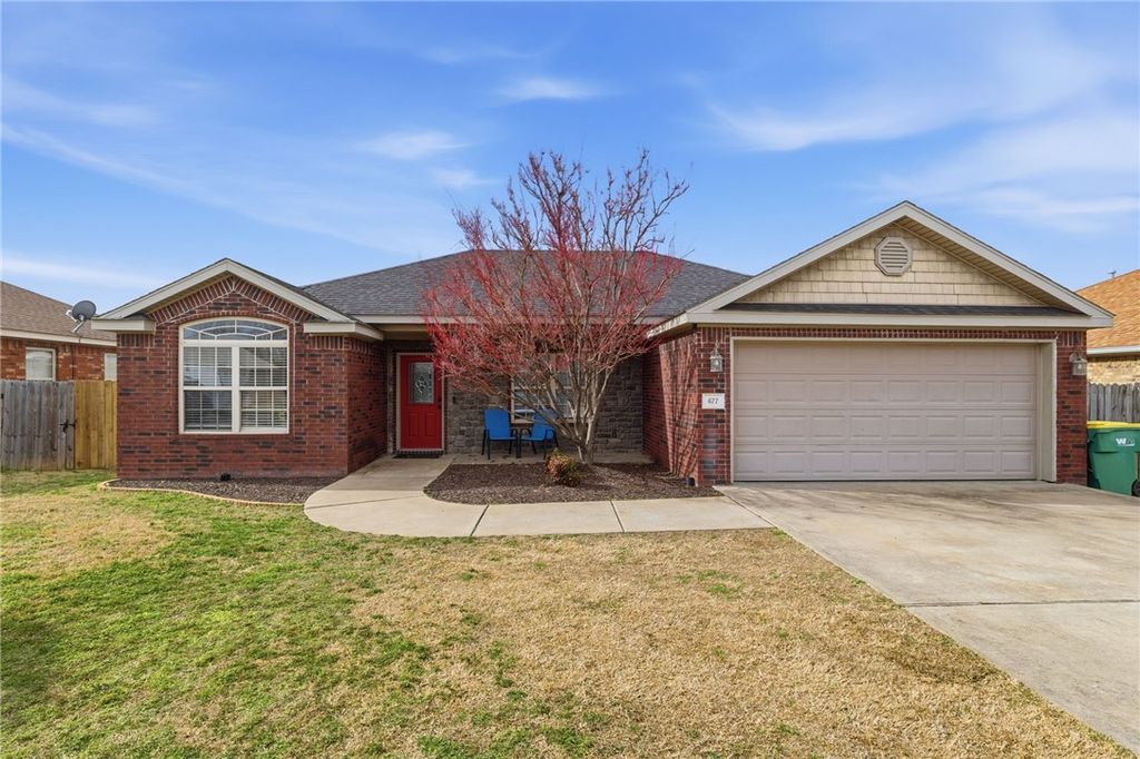 677 Olivia Lane, Centerton, AR 72719