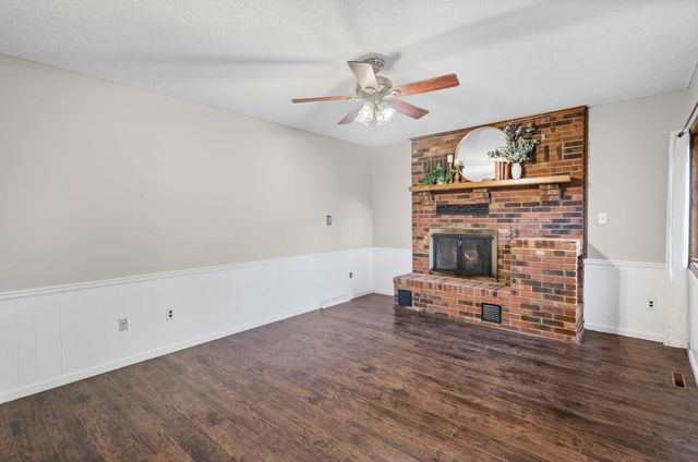 2182 S EL CENTRO CT, Columbia, MO 65201