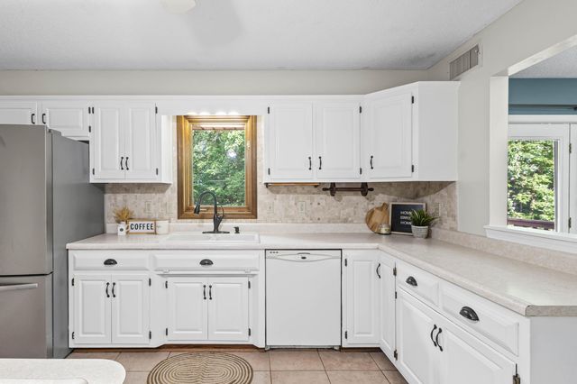 2182 S EL CENTRO CT, Columbia, MO 65201