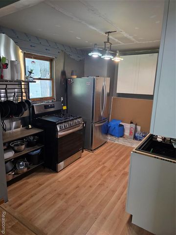 4217 Pengelly Road, Flint, MI 48507