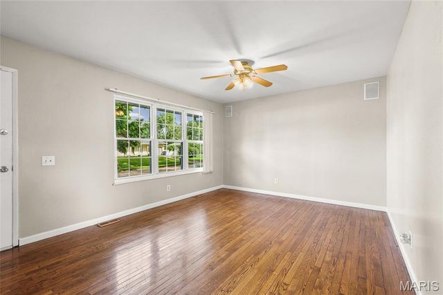 2558 Carousel Court, Florissant, MO 63031