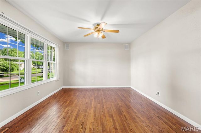 2558 Carousel Court, Florissant, MO 63031