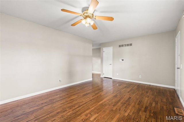 2558 Carousel Court, Florissant, MO 63031