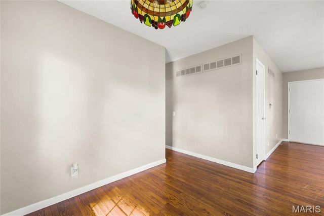 2558 Carousel Court, Florissant, MO 63031