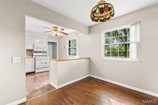2558 Carousel Court, Florissant, MO 63031