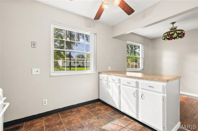 2558 Carousel Court, Florissant, MO 63031