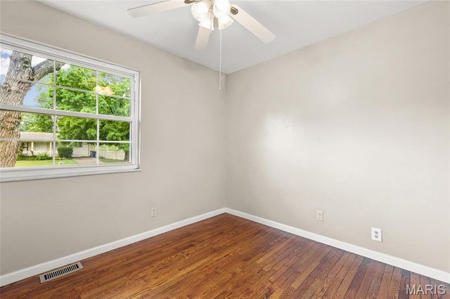 2558 Carousel Court, Florissant, MO 63031