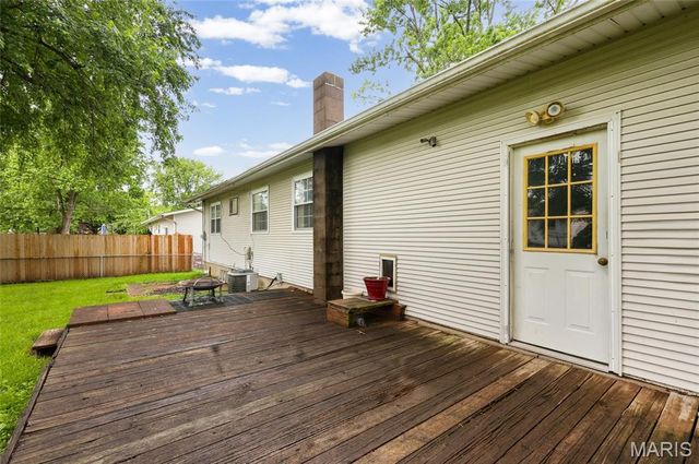 2558 Carousel Court, Florissant, MO 63031