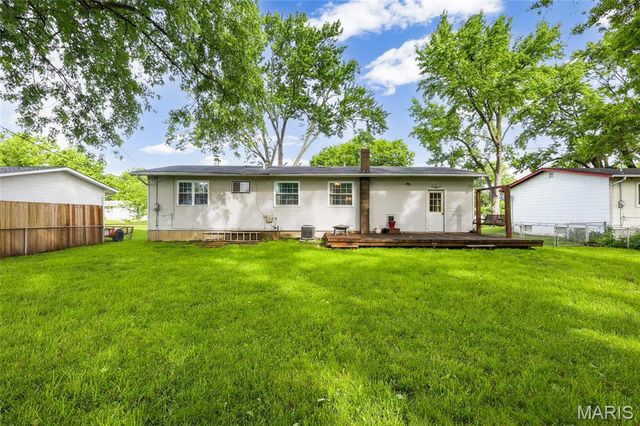 2558 Carousel Court, Florissant, MO 63031