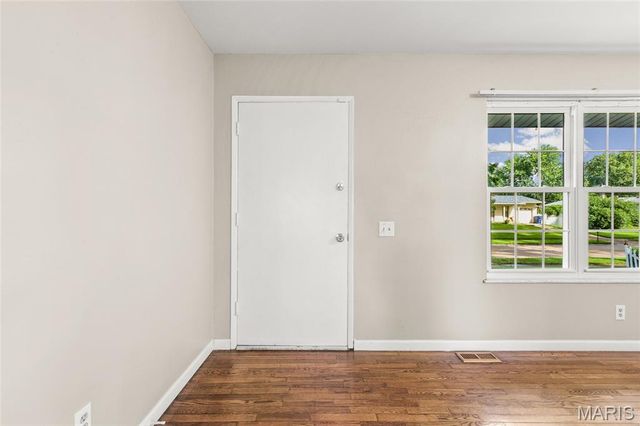 2558 Carousel Court, Florissant, MO 63031