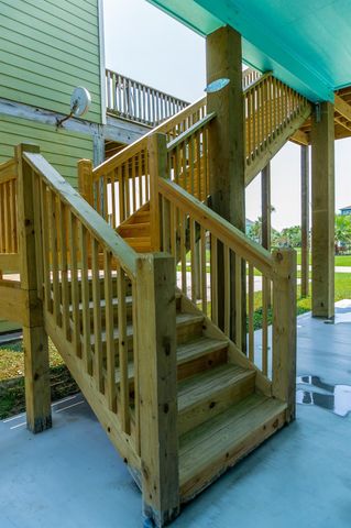 886 Sandollar, Crystal Beach, TX 77650