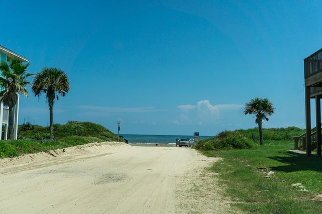 886 Sandollar, Crystal Beach, TX 77650