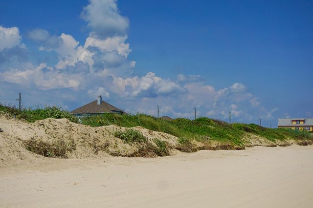 886 Sandollar, Crystal Beach, TX 77650