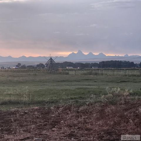 286 N 2300 E, St Anthony, ID 83445