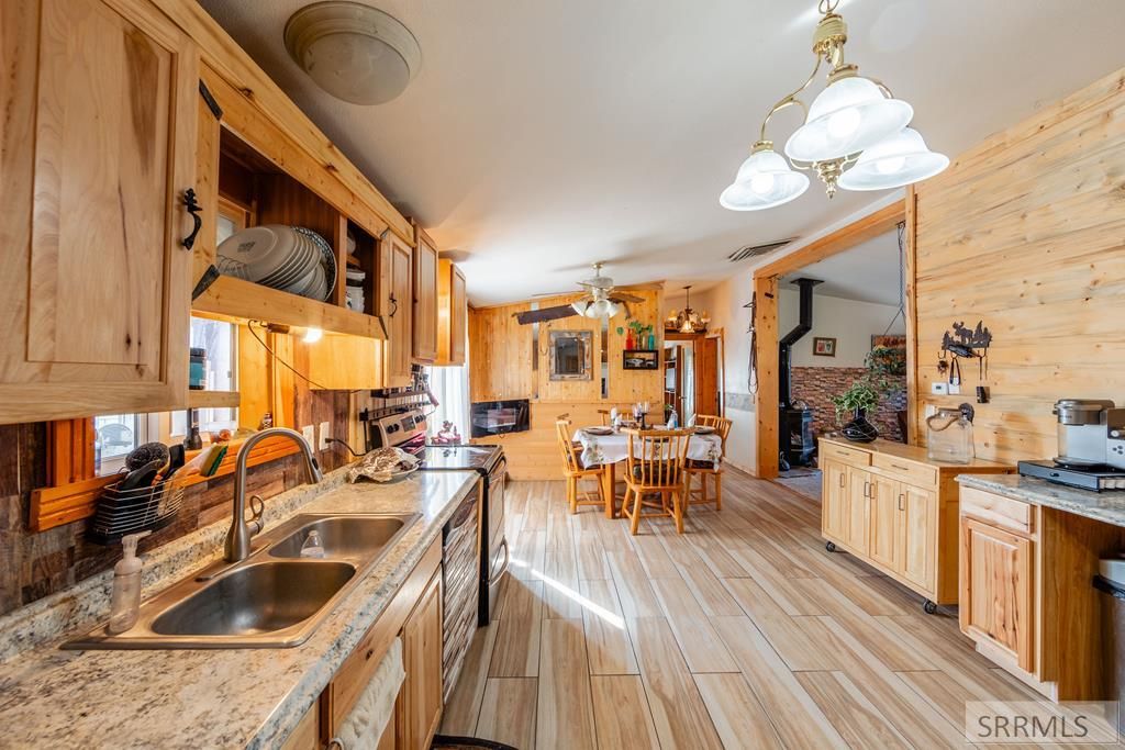 Image 11 of property listing at 286 N 2300 E, St Anthony, ID 83445