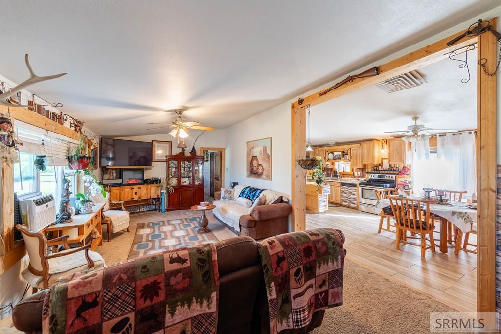 Image 6 of property listing at 286 N 2300 E, St Anthony, ID 83445