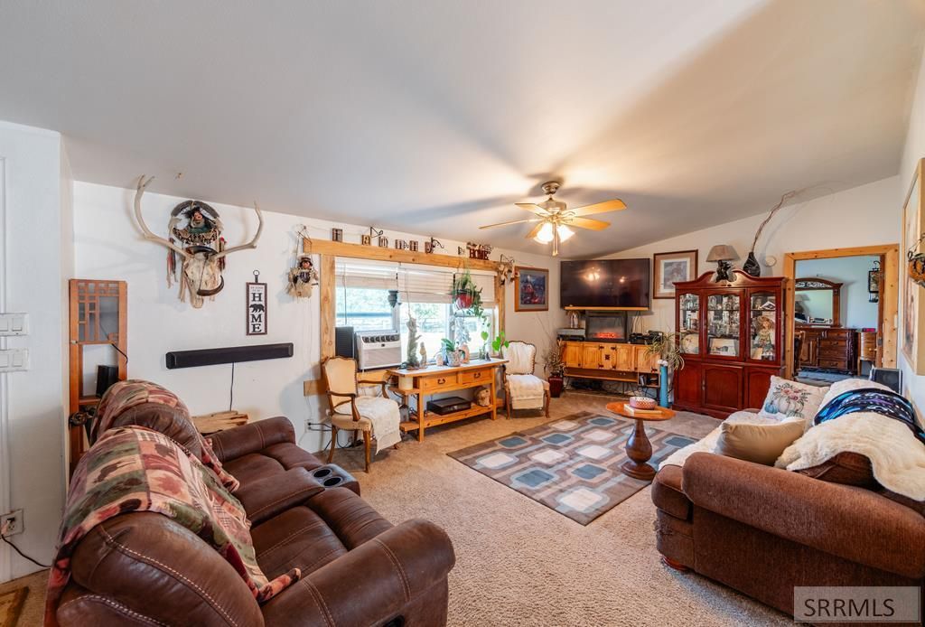 Image 8 of property listing at 286 N 2300 E, St Anthony, ID 83445