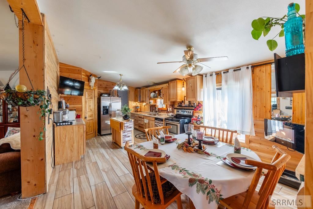 Image 9 of property listing at 286 N 2300 E, St Anthony, ID 83445