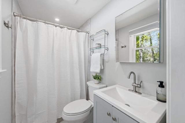 10 West Ave, Hudson, MA 01749