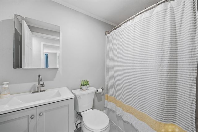 10 West Ave, Hudson, MA 01749
