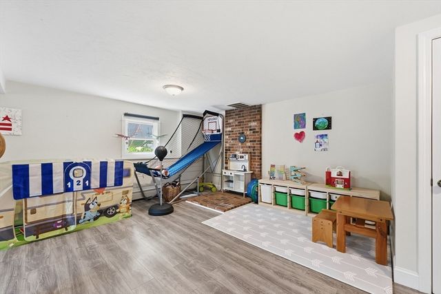 10 West Ave, Hudson, MA 01749