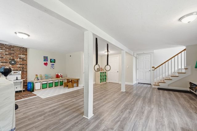 10 West Ave, Hudson, MA 01749