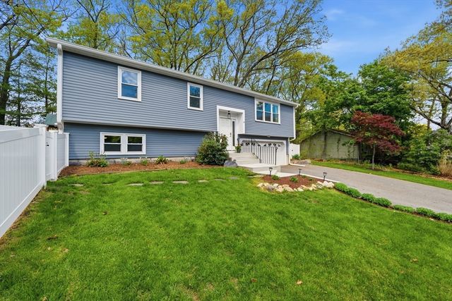 10 West Ave, Hudson, MA 01749