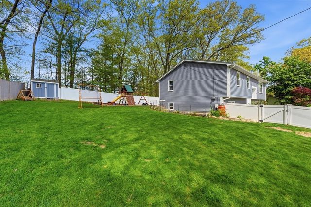 10 West Ave, Hudson, MA 01749