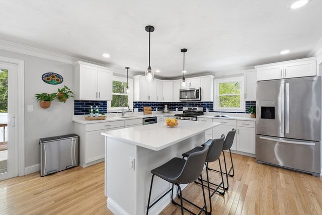 10 West Ave, Hudson, MA 01749