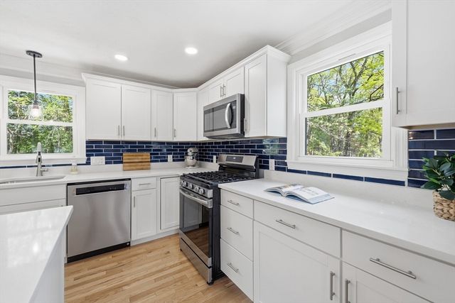 10 West Ave, Hudson, MA 01749