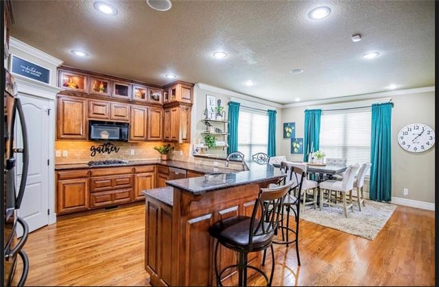 1706 Autumn Avenue, Bentonville, AR 72712