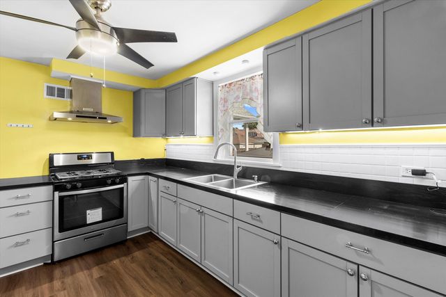 1523 Cuyler Avenue, Berwyn, IL 60402