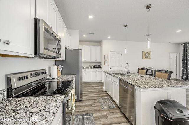 410 Old Road SW, Palm Bay, FL 32908